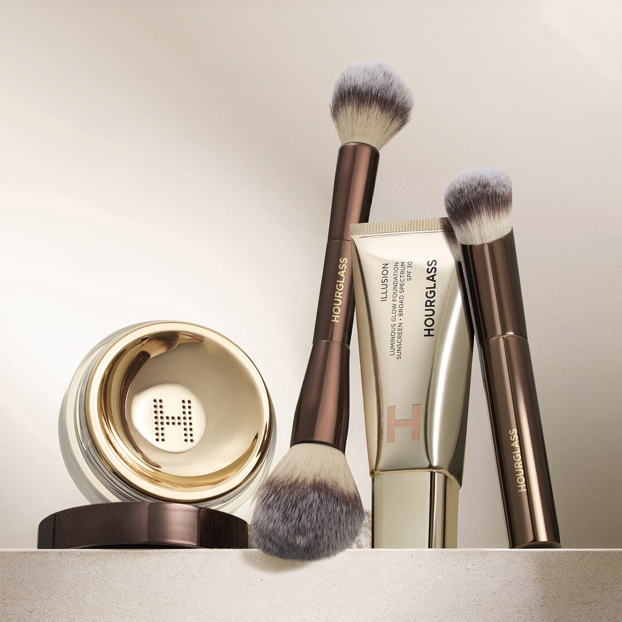 Veil™ Translucent Setting Powder – Hourglass Cosmetics CA