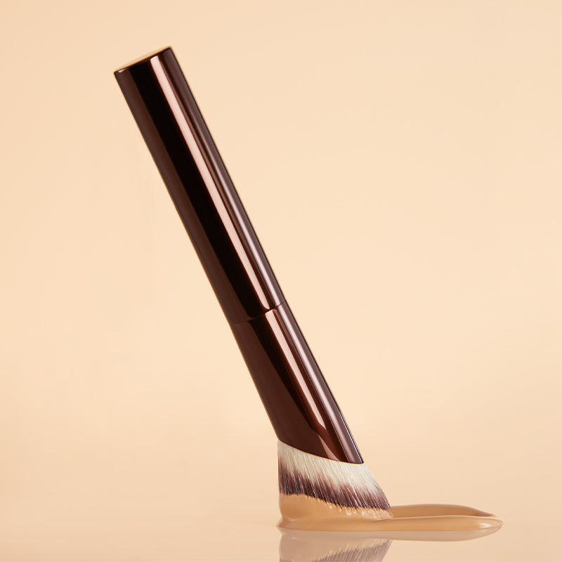 Ambient Soft Glow Foundation Brush – Hourglass Cosmetics CA